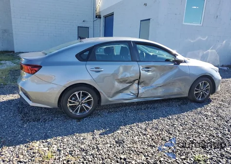 2022 Kia Forte Fe z USA, uszkodzony, nr VIN 3KPF24AD5NE449654